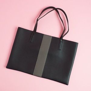 Vince Camuto Luck bag from FabFitFun Fall 2018 box